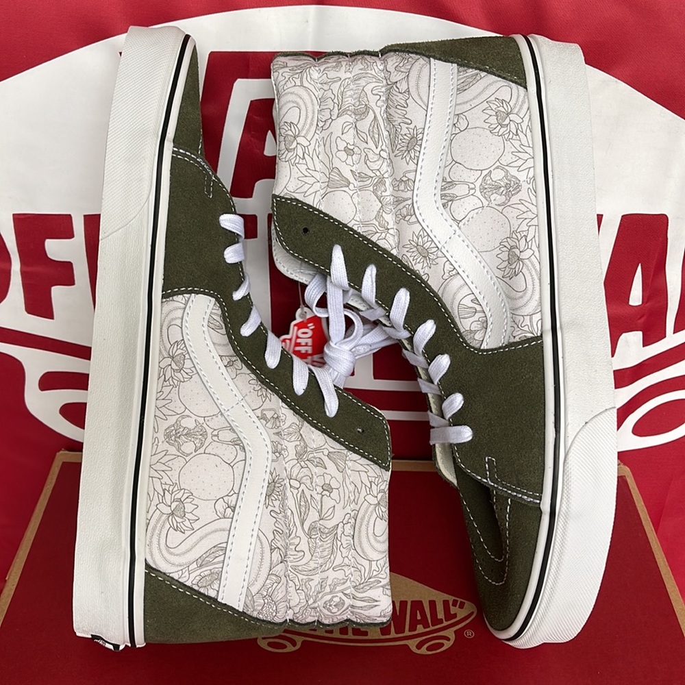 Vans Sk8-Hi
Desert Skulls Grape Leaf/
VN0A32QGRQV
Men’s sneakers - Picture 12 of 16